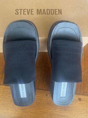 Steve Madden Black Gimmee Platform Wedge Sandal - Size 8